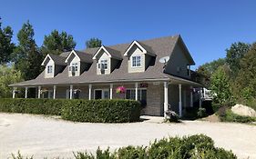 Adventure The Bruce Inn - Recently Renovated With Outdoor Hot Tub